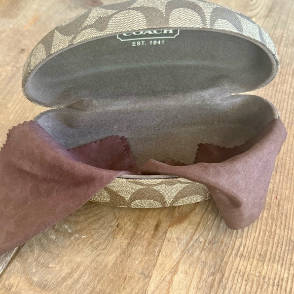 Coach Brown and Cream Classic Sunglasses with Case and Cloth - Picture 6 of 6